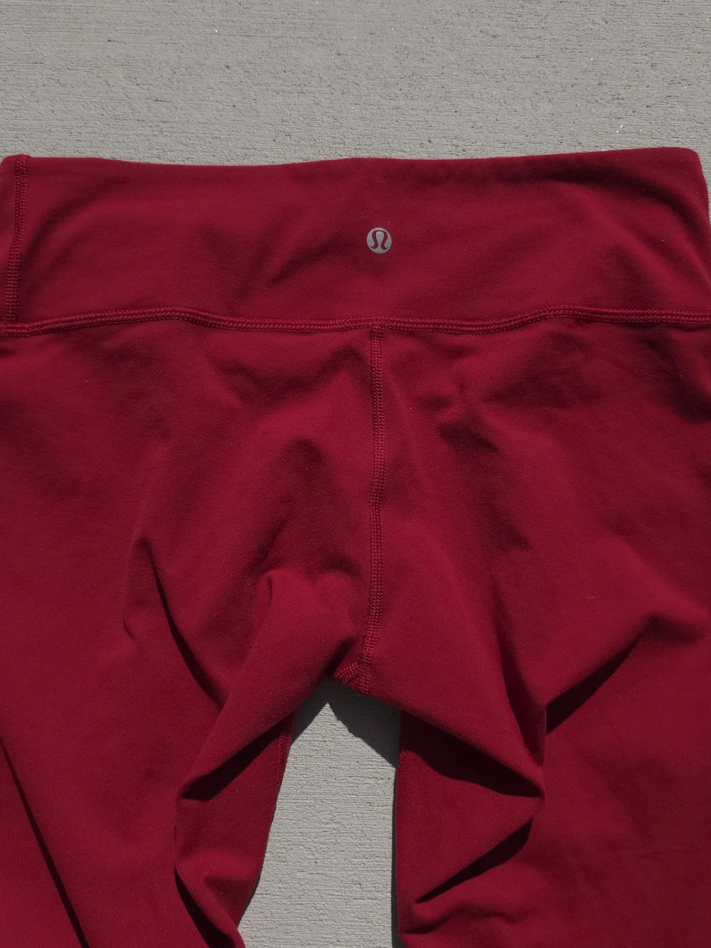 Lululemon Athletica Women’s Size 8 Maroon Red Pull On Capri Cropped Leggings